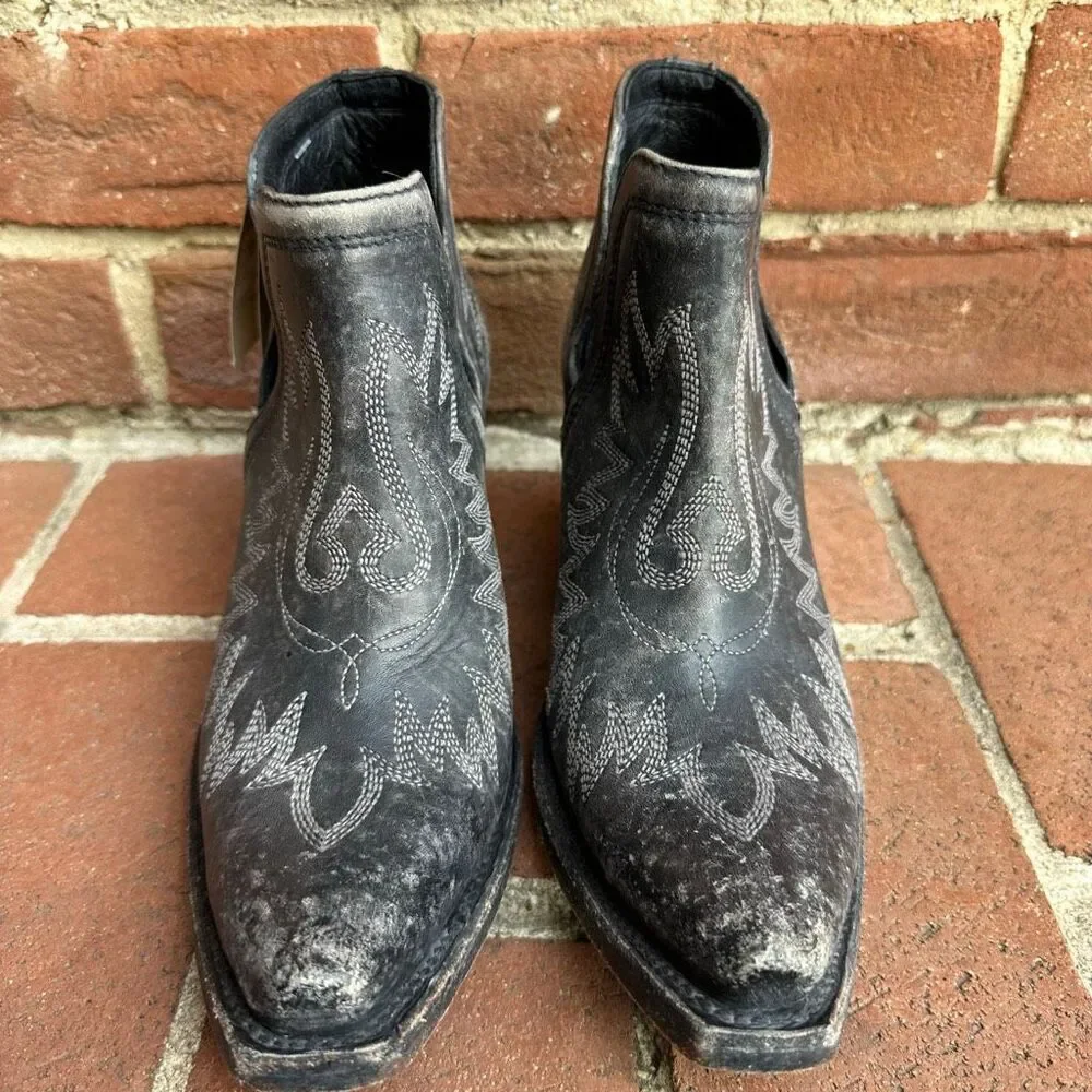 Ariat Dixon Western Bootie Distressed Black Snip Toe Heel Womens 6.5 NEW